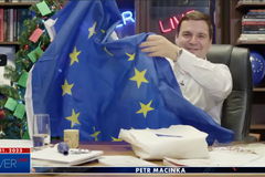 Petr Macinka, XTV, EU, vlajka