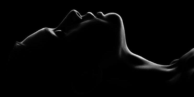 Sad,Woman,Profile,Silhouette,On,Black,Background,Closed,Eyes,,Monochrome