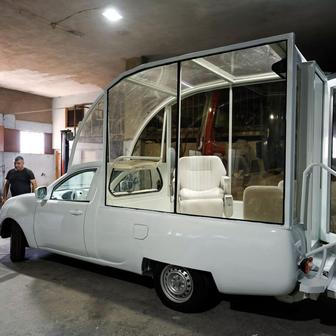 Palestina, Betlém, papamobil, papež František, zdravotníci, přestavba,