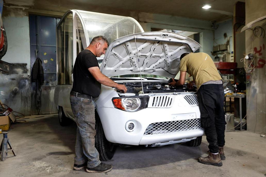 Palestina, Betlém, papamobil, papež František, zdravotníci, přestavba,