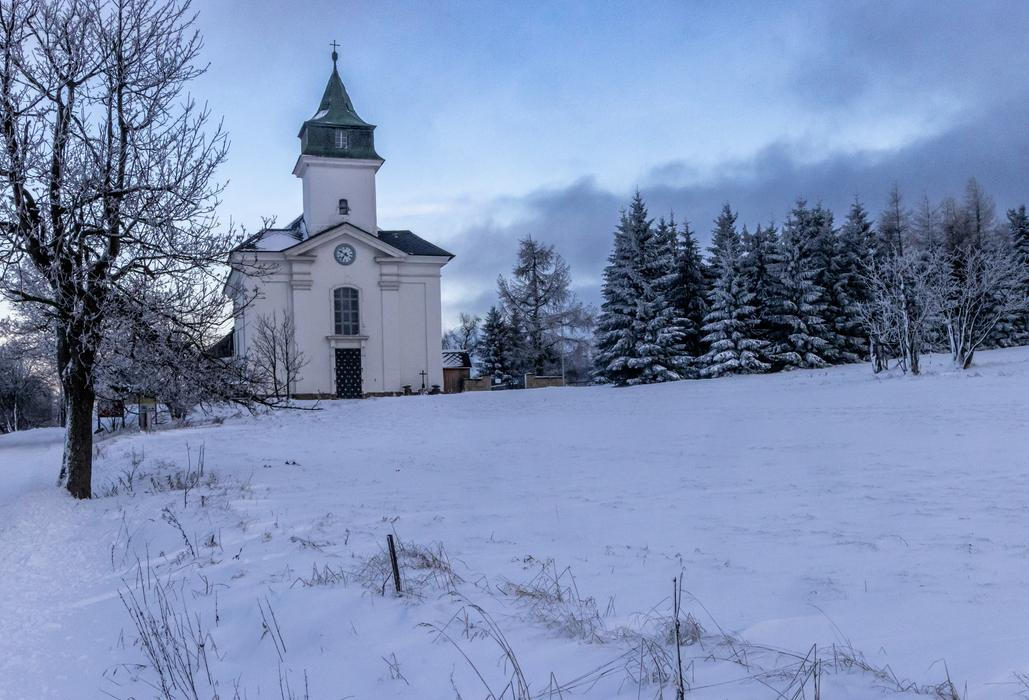 Kostel Nanebevzetí Panny Marie, sníh, mráz, zima