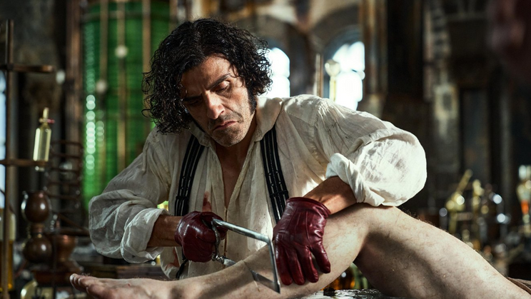 Film Frankenstein je k vidění na platformě Netflix od 7. listopadu. Na snímku Oscar Isaac v roli šíleného vědce Victora Frankensteina.