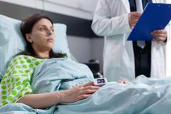 Podle Kateřiny Kybicové ze Státního zdravotního ústavu postihují závažné komplikace zhruba 12 až 13 procent všech nakažených lidí.