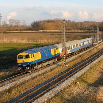 Dnešní všední rutinou druhého prototypu je služba na zkušebním okruhu Výzkumného ústavu železničního v Cerhenicích. Zde na takzvaném malém okruhu při trhacích zkouškách kontejnerového vozu Sdggmrss.