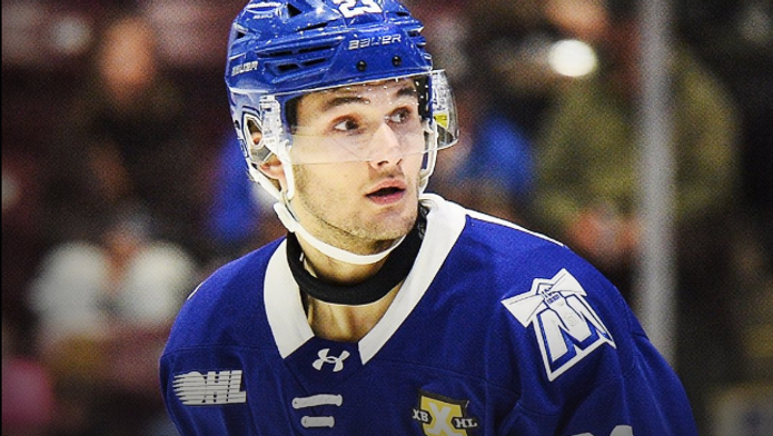 Kanadský hokejový obránce Luke Dragusica