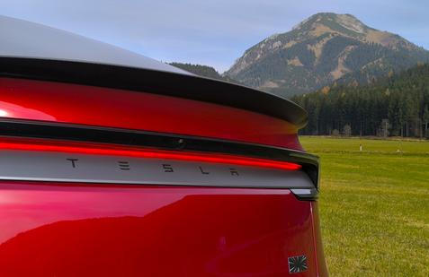 V pořadí devátým elektromobilem, který absolvoval drsný redakční test spotřeby, byla tentokrát Tesla Model Y Performance.