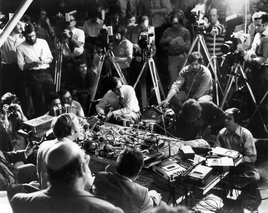 Tisková konference Harolda Dentona v Middletown Borough Hall, Pennsylvania, 31. března 1979 během havárie Three Mile Island.