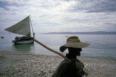 Pohled z haitské vesnice Montrouis na ostrov La Gonave