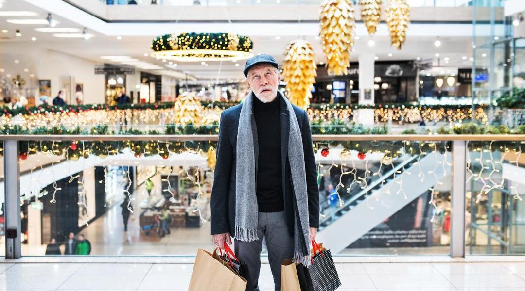 Znuděný muž na nákupech