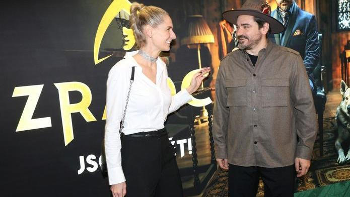 Vítězka druhé řady Zrádců Věra Kirchnerová s Hradním pánem Vojtou Kotkem.