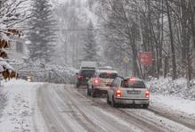 auto, automobil, silnice, sníh, sněžení, zima, zimní počasí