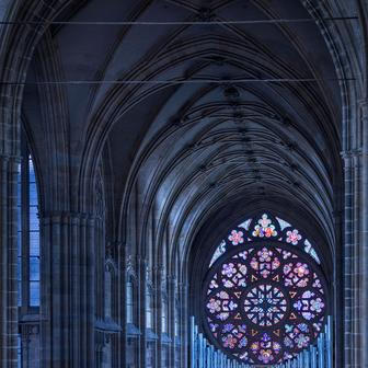 Ukázka z knihy Katedrála svatého Víta - Kamenná koruna království. Autor fotografií Jan William Drnek, nakladatelství NOBART, Praha 2025.