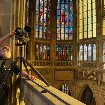 Ukázka z knihy Katedrála svatého Víta - Kamenná koruna království. Autor fotografií Jan William Drnek, nakladatelství NOBART, Praha 2025.