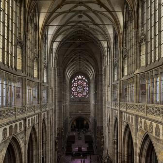 Ukázka z knihy Katedrála svatého Víta - Kamenná koruna království. Autor fotografií Jan William Drnek, nakladatelství NOBART, Praha 2025.