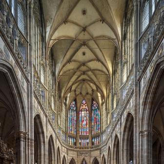 Ukázka z knihy Katedrála svatého Víta - Kamenná koruna království. Autor fotografií Jan William Drnek, nakladatelství NOBART, Praha 2025.