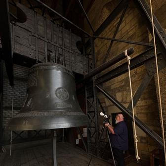 Ukázka z knihy Katedrála svatého Víta - Kamenná koruna království. Autor fotografií Jan William Drnek, nakladatelství NOBART, Praha 2025.