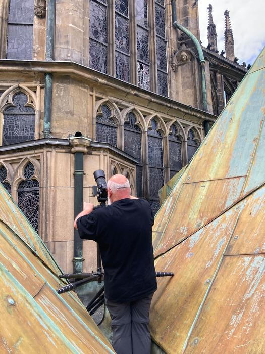 Ukázka z knihy Katedrála svatého Víta - Kamenná koruna království. Autor fotografií Jan William Drnek, nakladatelství NOBART, Praha 2025.