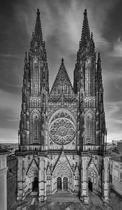 Ukázka z knihy Katedrála svatého Víta - Kamenná koruna království. Autor fotografií Jan William Drnek, nakladatelství NOBART, Praha 2025.