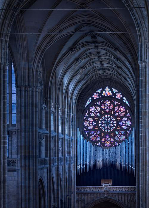 Ukázka z knihy Katedrála svatého Víta - Kamenná koruna království. Autor fotografií Jan William Drnek, nakladatelství NOBART, Praha 2025.