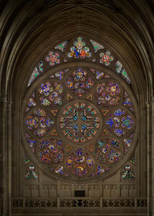 Ukázka z knihy Katedrála svatého Víta - Kamenná koruna království. Autor fotografií Jan William Drnek, nakladatelství NOBART, Praha 2025.