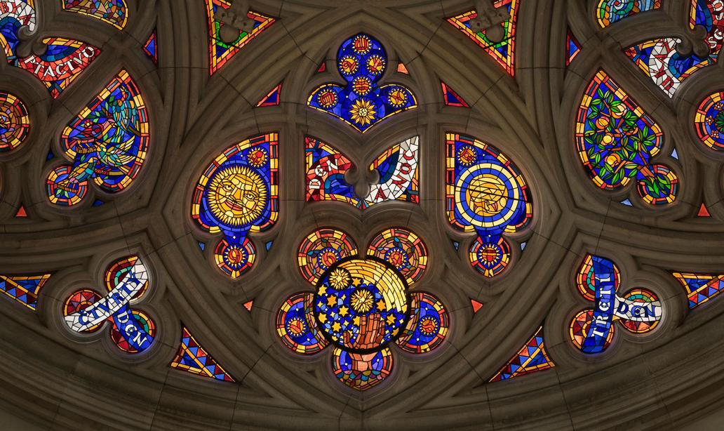 Ukázka z knihy Katedrála svatého Víta - Kamenná koruna království. Autor fotografií Jan William Drnek, nakladatelství NOBART, Praha 2025.