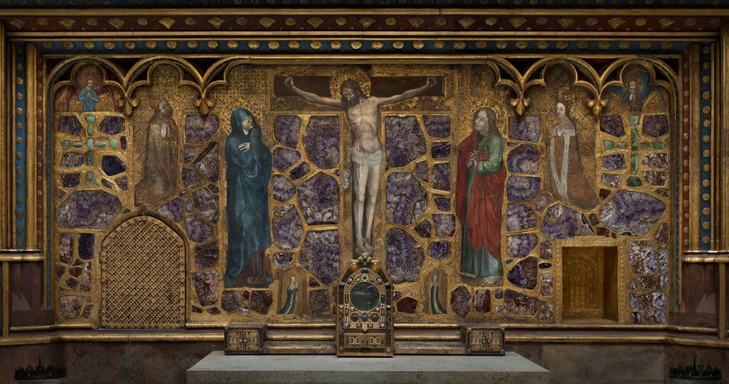 Ukázka z knihy Katedrála svatého Víta - Kamenná koruna království. Autor fotografií Jan William Drnek, nakladatelství NOBART, Praha 2025.