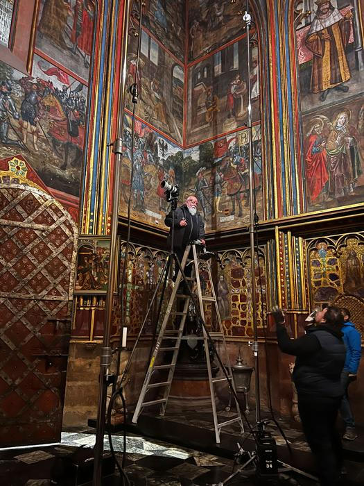 Ukázka z knihy Katedrála svatého Víta - Kamenná koruna království. Autor fotografií Jan William Drnek, nakladatelství NOBART, Praha 2025.