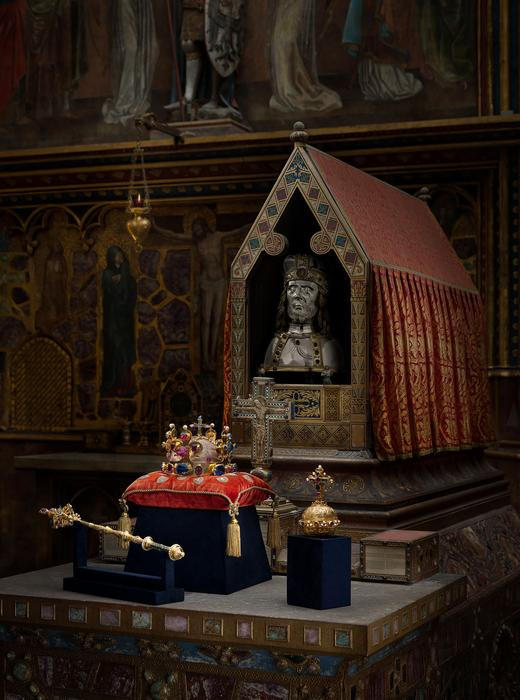 Ukázka z knihy Katedrála svatého Víta - Kamenná koruna království. Autor fotografií Jan William Drnek, nakladatelství NOBART, Praha 2025.