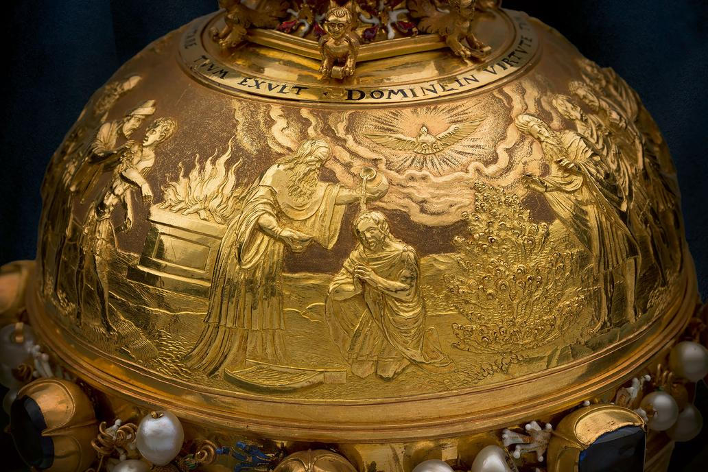 Ukázka z knihy Katedrála svatého Víta - Kamenná koruna království. Autor fotografií Jan William Drnek, nakladatelství NOBART, Praha 2025.