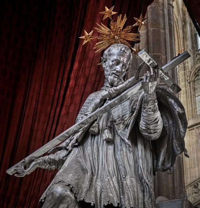 Ukázka z knihy Katedrála svatého Víta - Kamenná koruna království. Autor fotografií Jan William Drnek, nakladatelství NOBART, Praha 2025.