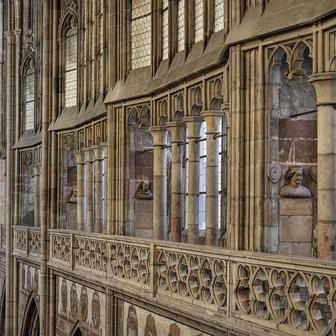 Ukázka z knihy Katedrála svatého Víta - Kamenná koruna království. Autor fotografií Jan William Drnek, nakladatelství NOBART, Praha 2025.