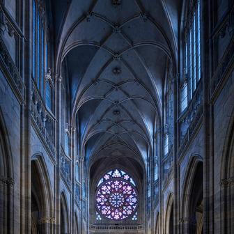 Ukázka z knihy Katedrála svatého Víta - Kamenná koruna království. Autor fotografií Jan William Drnek, nakladatelství NOBART, Praha 2025.