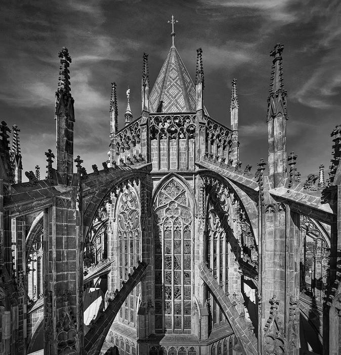 Ukázka z knihy Katedrála svatého Víta - Kamenná koruna království. Autor fotografií Jan William Drnek, nakladatelství NOBART, Praha 2025.