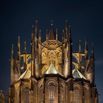 Ukázka z knihy Katedrála svatého Víta - Kamenná koruna království. Autor fotografií Jan William Drnek, nakladatelství NOBART, Praha 2025.