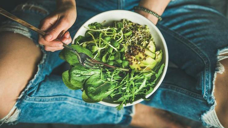 Krátkodobé vynechání masa může přinést řadu benefitů, klíčové je ale myslet na to, co místo masa jíme.