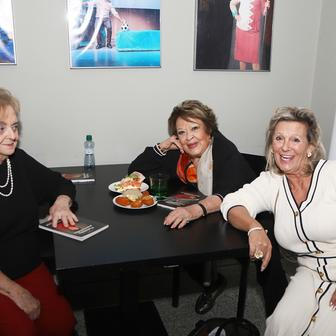 Křest kuchařky Jiřiny Bohdalové - Prababičky pravnoučatům