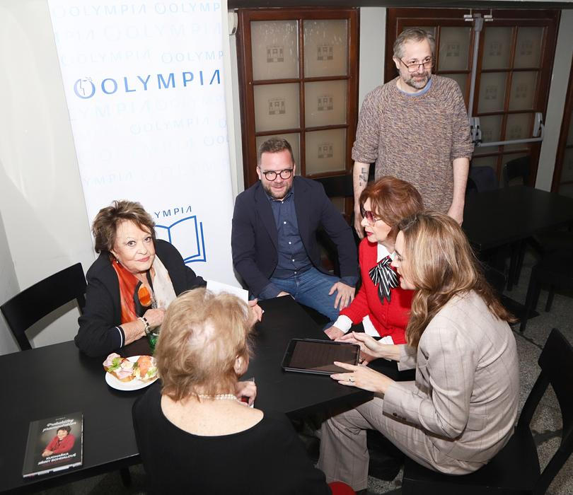 Křest kuchařky Jiřiny Bohdalové - Prababičky pravnoučatům