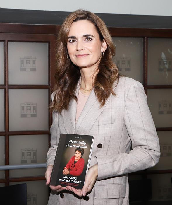 Křest kuchařky Jiřiny Bohdalové - Prababičky pravnoučatům