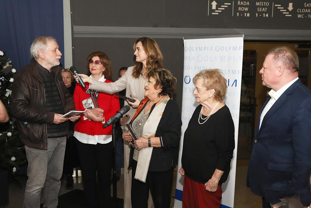 Křest kuchařky Jiřiny Bohdalové - Prababičky pravnoučatům