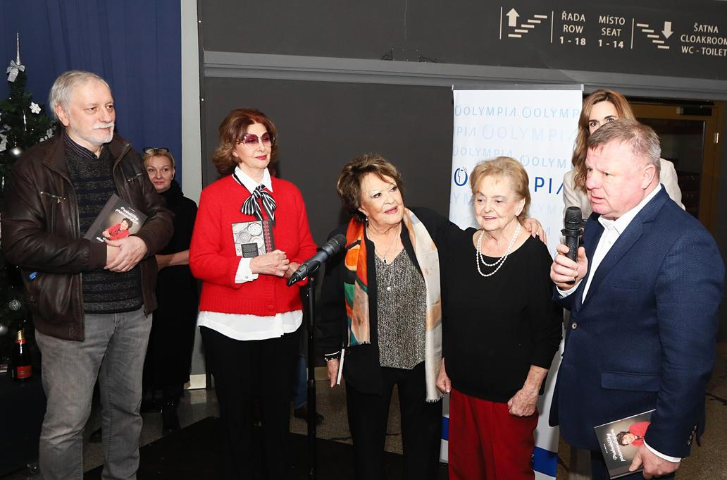 Křest kuchařky Jiřiny Bohdalové - Prababičky pravnoučatům