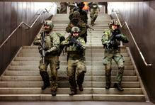 Německo, Berlín, metro vojenské cvičení, Rusko, Bundeswehr