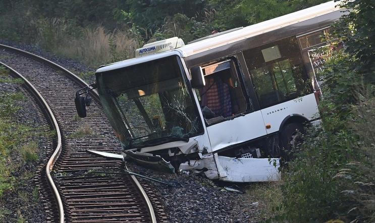 Autobus nehoda Karlovy Vary