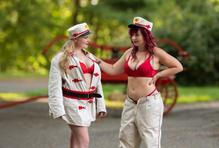 Tentokrát se podařilo zapracovat i historické vybavení, uniformy i techniku. Rekvizity pro focení zapůjčily sbory z Oselců, Chocenic, Borovna, Dnešic či ze Spáleného Poříčí.