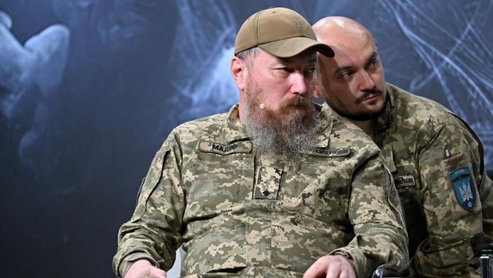 Vaše ruce jsou po lokty v ukrajinské krvi. A my si to budeme pamatovat,“ vzkázal Brovdi Orbánovi