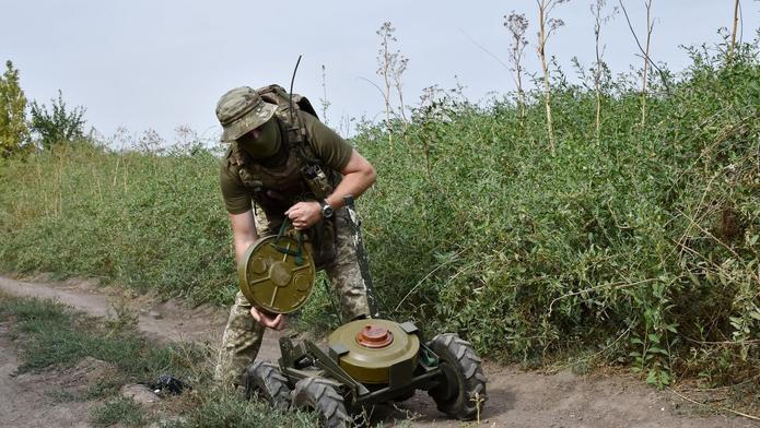 Evropa se vrací k využívání min. „Dlouho po konfliktu škodí civilistům,“ varují jejich odpůrci