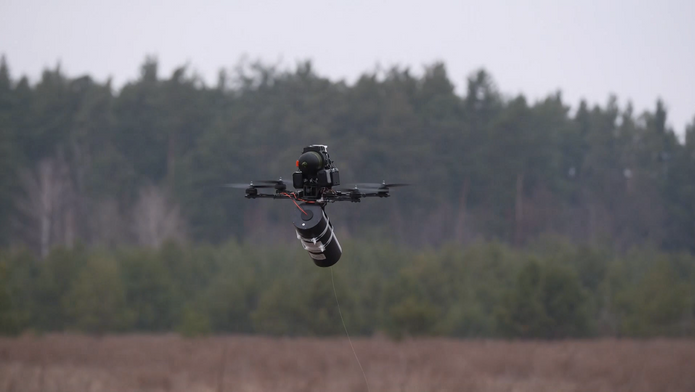 RFE - drony s optickým vláknem