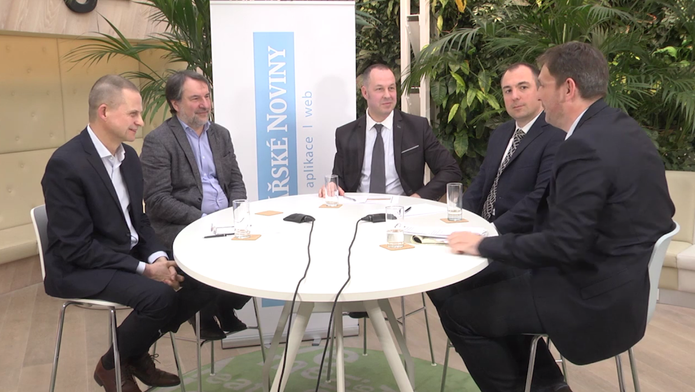 Kulatý stůl: Do cloudu ano či ne?