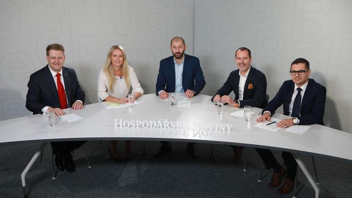 Časté PLACENÍ KARTOU obchodům zvyšuje tržby