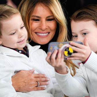 USA, Marine Corps, Melania Trump, charita, Santa Claus