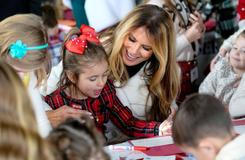 USA, Marine Corps, Melania Trump, charita, Santa Claus